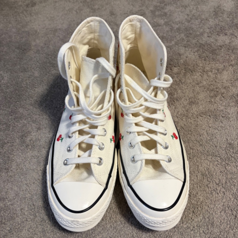 Embroidered cherry high-top Converse - Picture 6 of 13